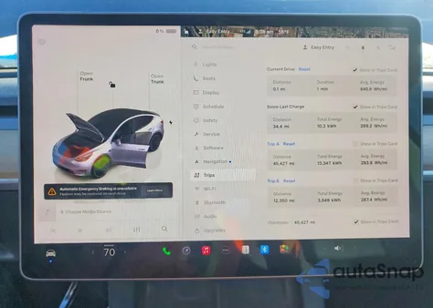 2022 Tesla Model Y z USA, uszkodzony, nr VIN 7SAYGDEF2NF452238